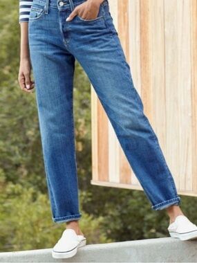 Outerknown Women’s Fillmore Boyfriend Faded Blue Straight Jeans